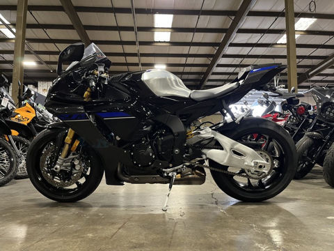 2024 Yamaha YZF-R1M photo 2