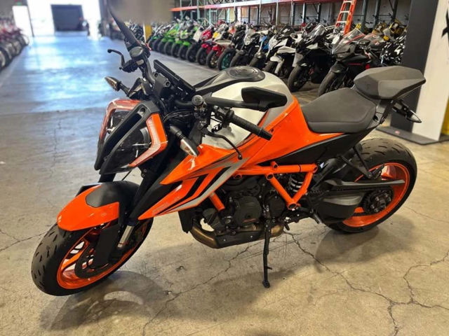 2022 KTM 1290 Super Duke R EVO
