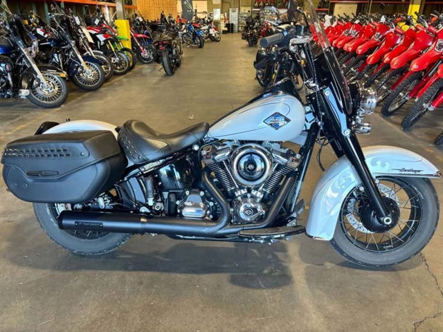 2025 Harley-Davidson FLHC - Heritage Classic
