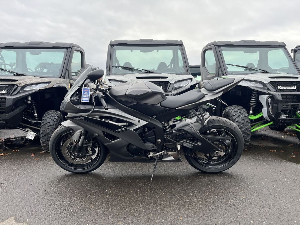 2016 Yamaha YZF-R6 photo 2