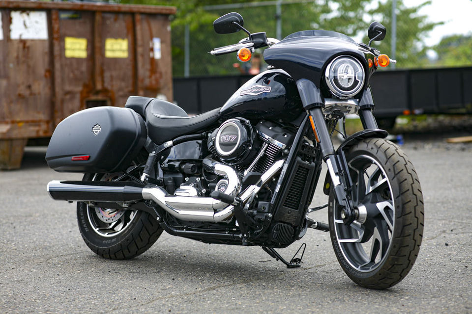 2020 Harley-Davidson FLSB - Softail® Sport Glide® photo 2