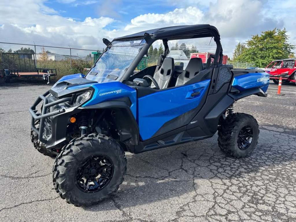 2023 Can-Am Commander XT 700 photo 1