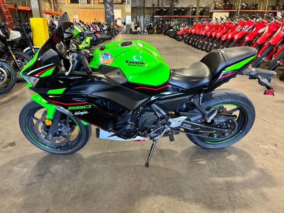 2022 Kawasaki Ninja® 650 KRT Edition photo 1