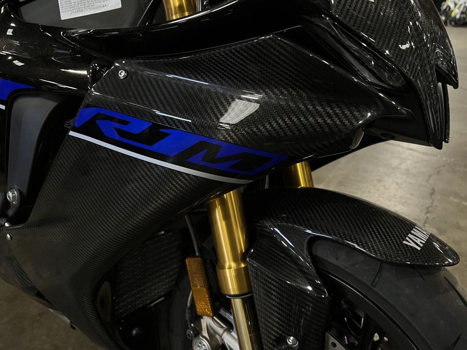 2024 Yamaha YZF-R1M photo 7