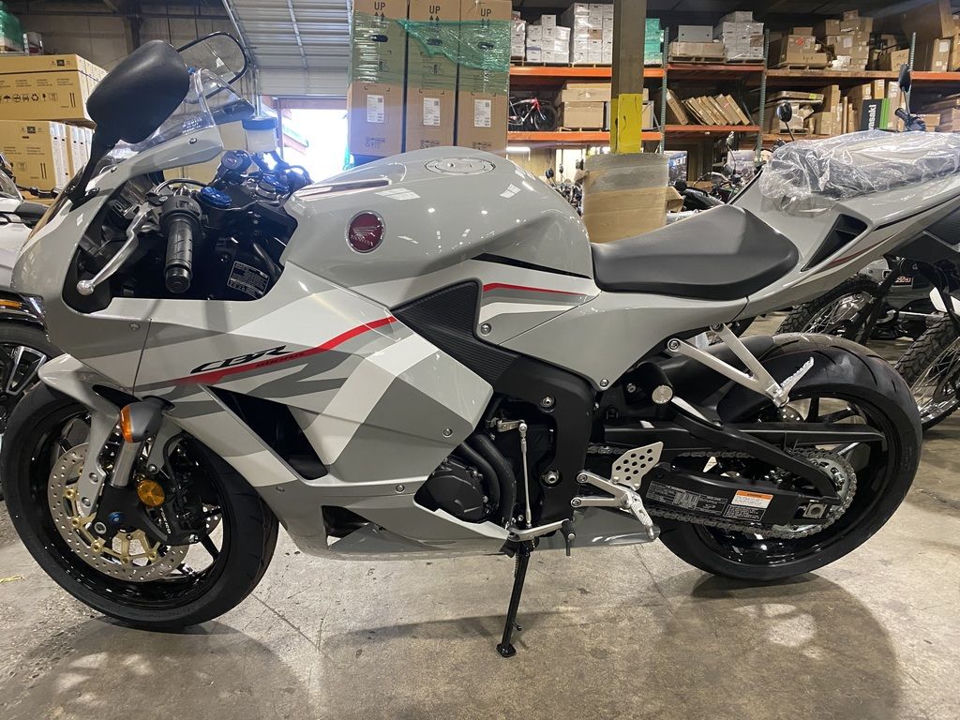 2026 Honda CBR600RR photo 3