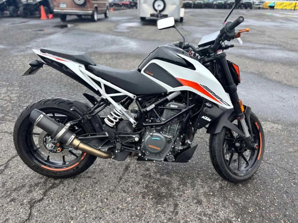 2022 KTM 390 Duke photo 3