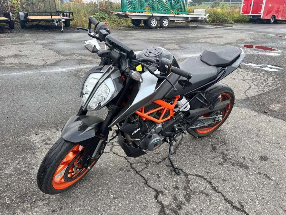 2022 KTM 390 Duke photo 2