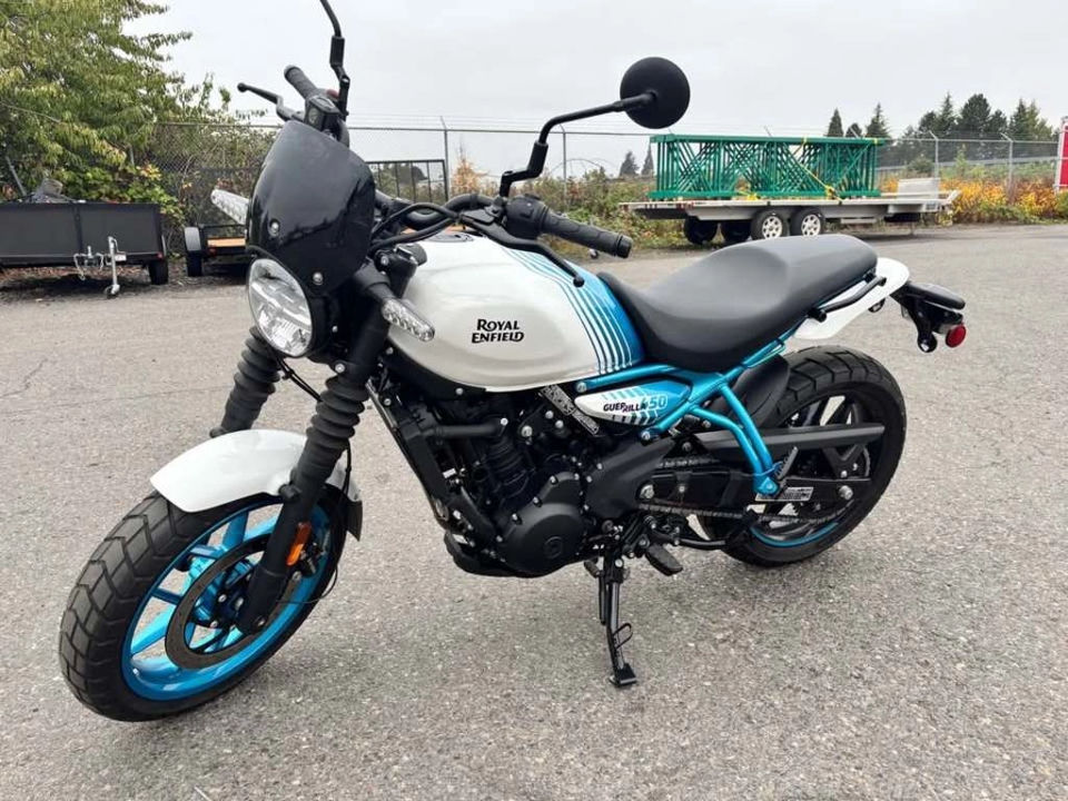 2026 Royal Enfield Enfield Guerrilla 450 Brava Blue photo 2